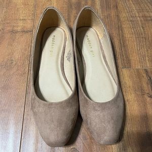 Brand New Madden Girl dark nude 7.5 ballet flats